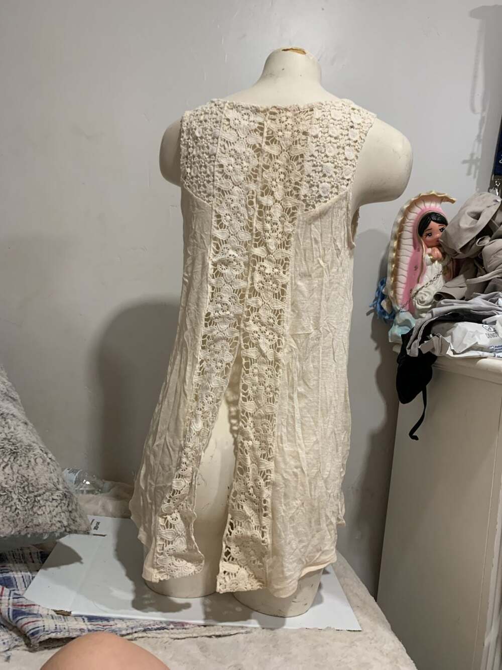 Anthropologie Lace Back Sleeveless Top Cream